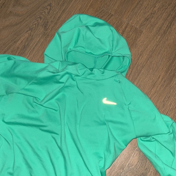 Nike workout sweatshirt - Picture 2 of 3